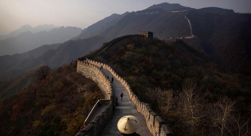 55 éve engedték fel először a turistákat a kínai nagy falra