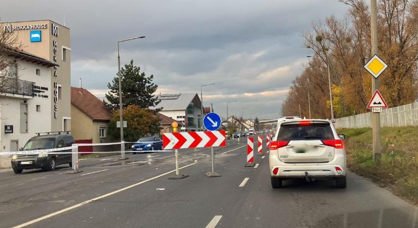 Olyan történik most a miskolci Pesti úton, amit nem köszönnek meg az autósok. Képeken, videón mutatjuk meg