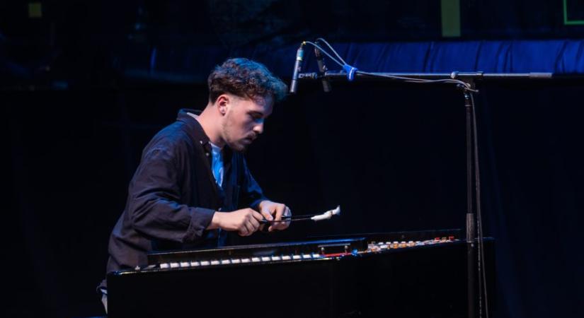 Horváth Áron cimbalomművész koncertjével indul a Rising Stars