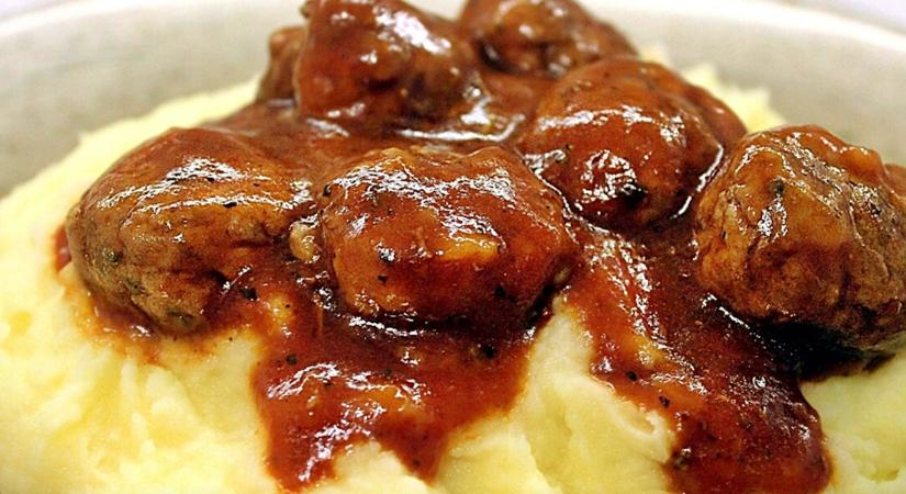 Nem fogod elhinni, milyen egyszerűen készíthetsz selymes, tökéletes krumplipürét – a titok a vajban és a tejben van