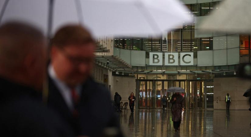 Válságban a BBC: a vezetők lemondása után a tét immár a brit közszolgálati média léte