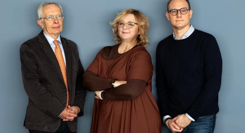 A bukás ott kezdődik, amikor nevetségessé válik a rendszer