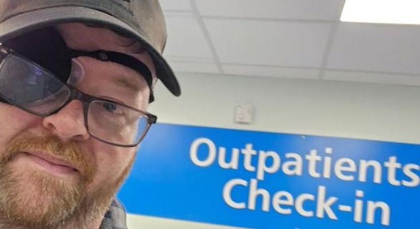 „Szemműtéten estem át, majd egy ritka szövődmény miatt már csak hatalmas melleket láttam”