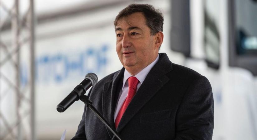 Amúgy ma interjút adott Mészáros Lőrinc