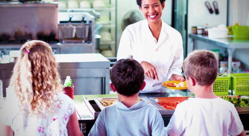 Ételmérgezést okozhat a menzás étel, ha ezt tapasztalod rajta