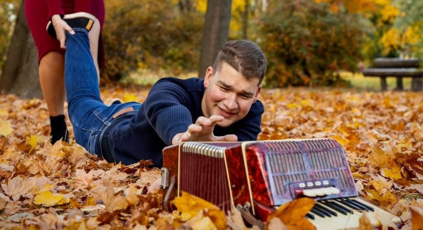 Így még nem láttuk Kiss Pétert – humoros fotóval üzent a zenész