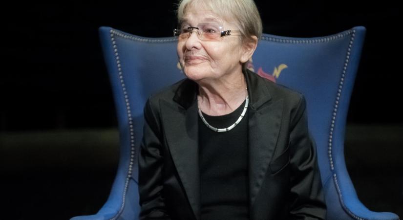 Főhajtás Törőcsik Mari életműve előtt