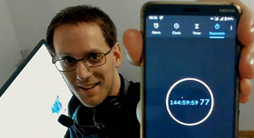 Egy magyar srác döntötte meg a folyamatos játék világrekordját!