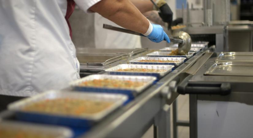 Tömeges ételmérgezés a fővárosban: egy fontos kérdés megválaszolása még várat magára