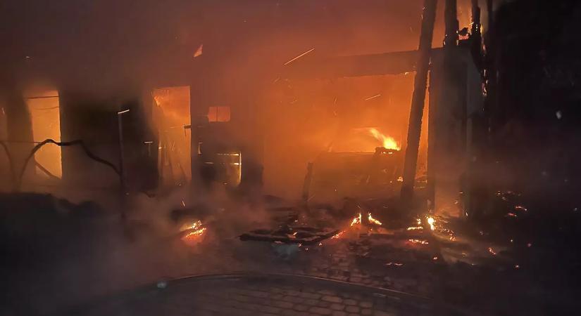 A Técsői járásban a tűzoltóknak sikerült megmenteniük egy házat a teljes leégéstől.