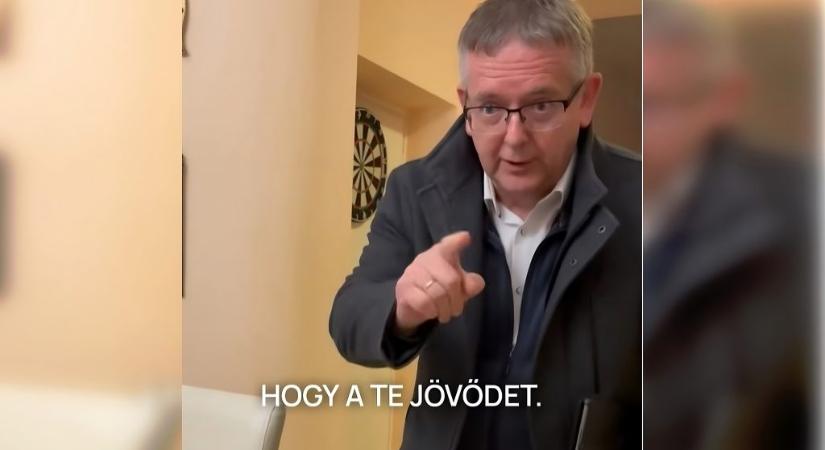 „Hova mész, papa?” – kérdezte a kisfiú; „Kicsi unokám, aláírást gyűjteni” – felelte Tata fideszes polgármestere