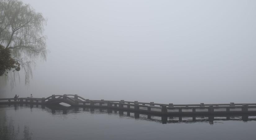 Sűrű köd nehezíti a közlekedést több megyében