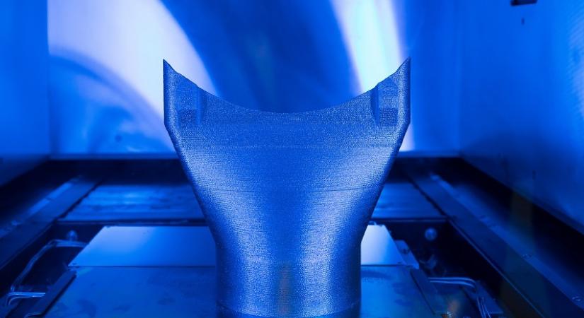 Folyt a sör és repkedtek a forgácsok