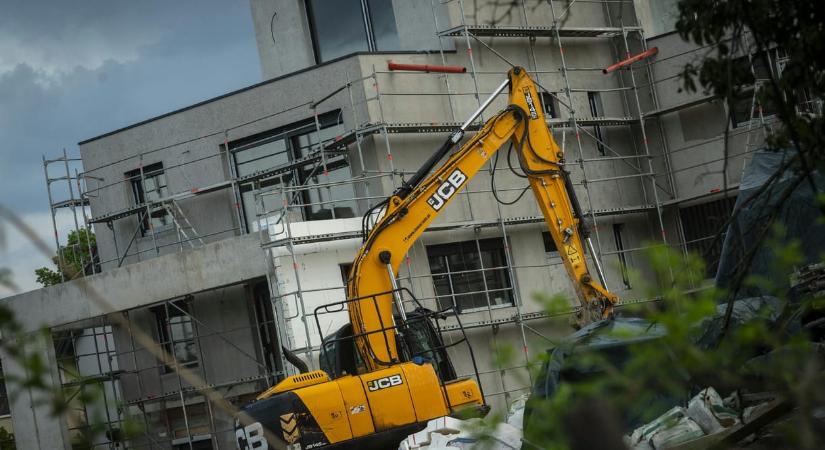 Kilencéves mélypont jöhet idén a lakásátadásokban, és csak 2027-ben érkezhet a fordulat