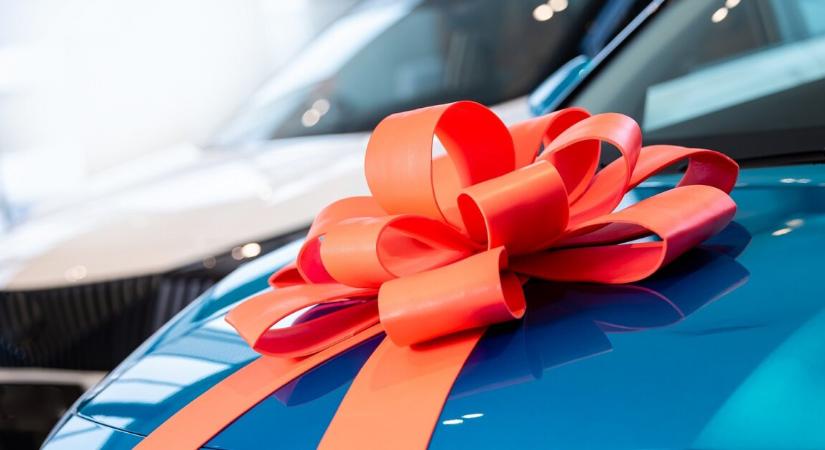 Az apa autót ígért 17 éves lányának, most követeli tőle a pénzt