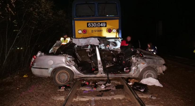 Felébredt az altatásból a szentmártonkátai vasúti tragédia túlélője, azt mondták a 19 éves nőnek, hogy elütötte őt egy autó