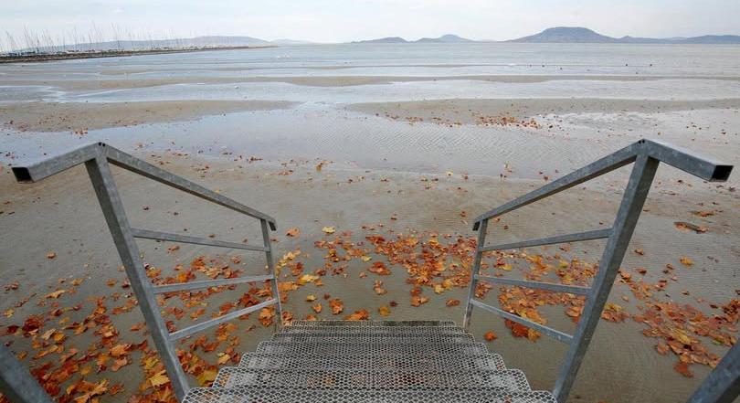 Ezen nincs mit ködösíteni: Borzasztó a helyzet a Balatonnál