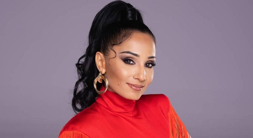 Kukkants be Nótár Mary pazar otthonába: minden arany a nappalijában