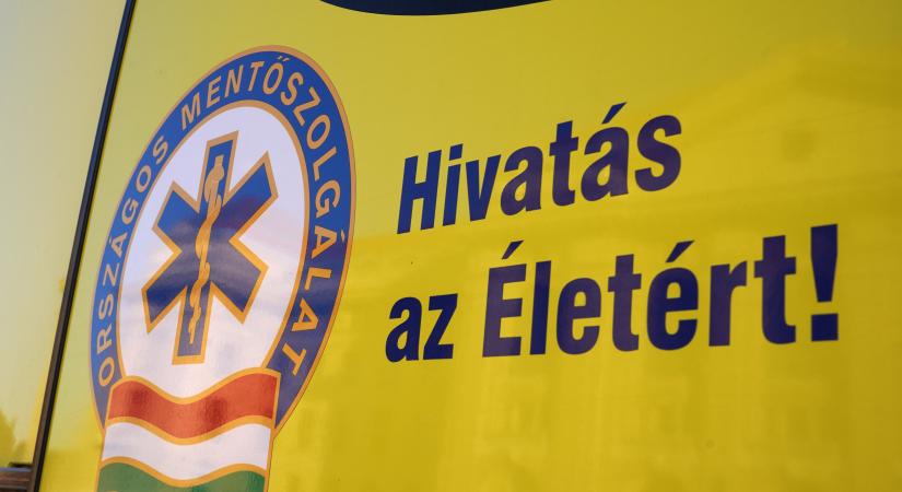 Frontális karambol a 4-es főúton