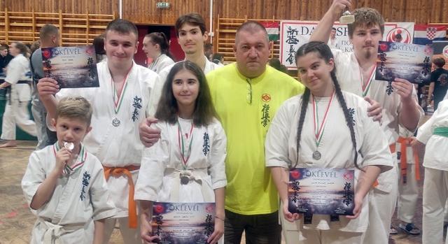 Több dobógos helyet is megszereztek karatésaink a legutóbbi országos versenyükön