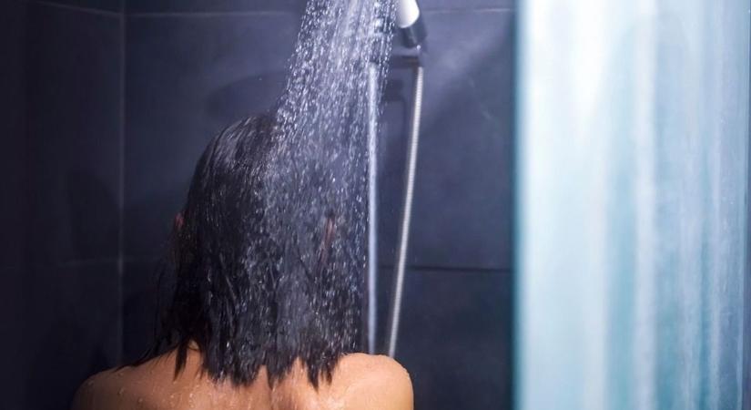 Sötét zuhany: így aludhat jobban az esti fürdés után (videó)