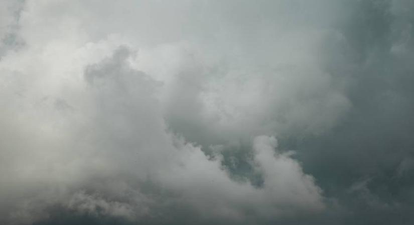 Kegyetlen időjárási jelenség csap le ezekre a vármegyékre: szinte az egész országra kiadták az elsőfokú figyelmeztetést