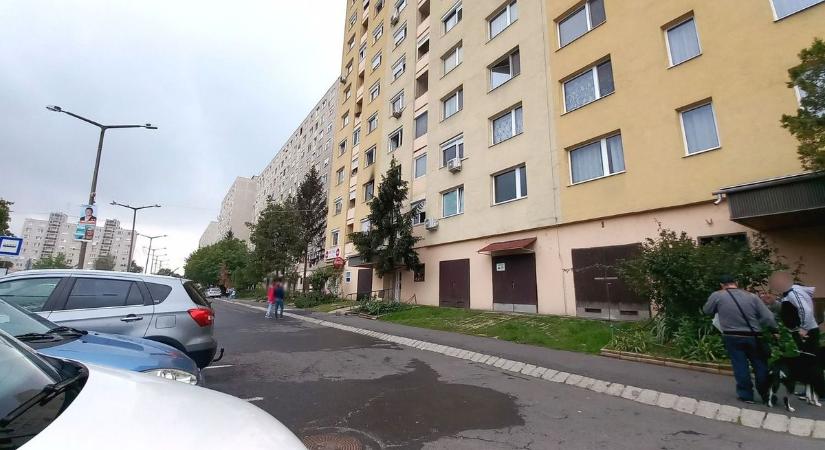 Csali lehet? Senki nem meri elvinni ezt az utcára helyezett tárgyat Miskolcon