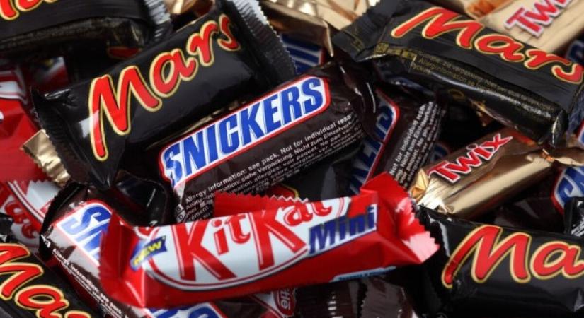 A lelátón is lehet hősnek lenni – segíts egy csokival!