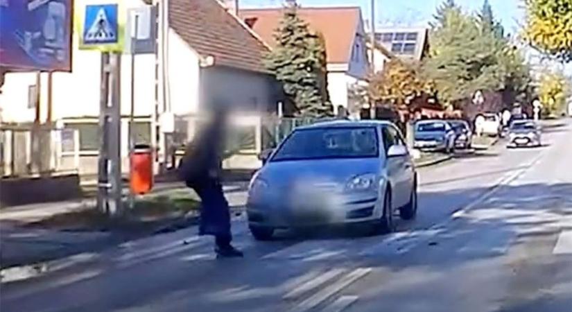 A zebrán ment át szabályosan, hajszálon múlt az élete