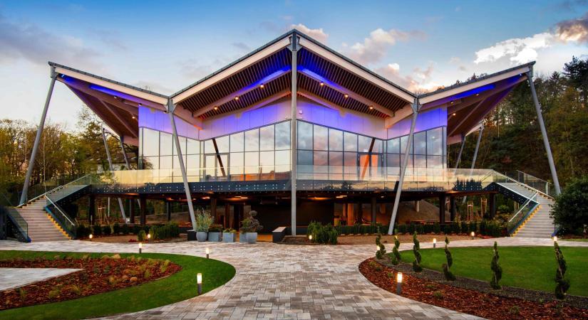 Pásztor Annától a gospel showig a METTRIN színpadán – Indul az új művészeti központ évada