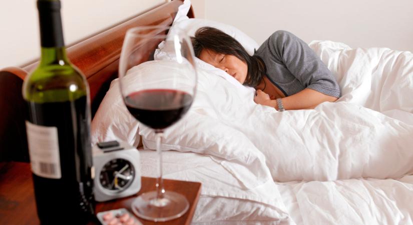 Pontosan ezt tedd meg este, ha el akarod kerülni a másnaposságot – orvosok és dietetikusok tanácsai szerint