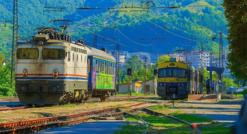 Elképesztő járműre bukkantak a zalai srácok: extra helyszínen húzza az igát a legendás magyar monstrum (videó)