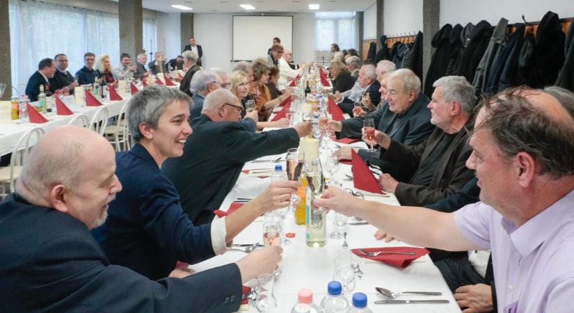 Vezetők, akik nyomot hagytak – újra együtt a város egykori iskolaigazgatói