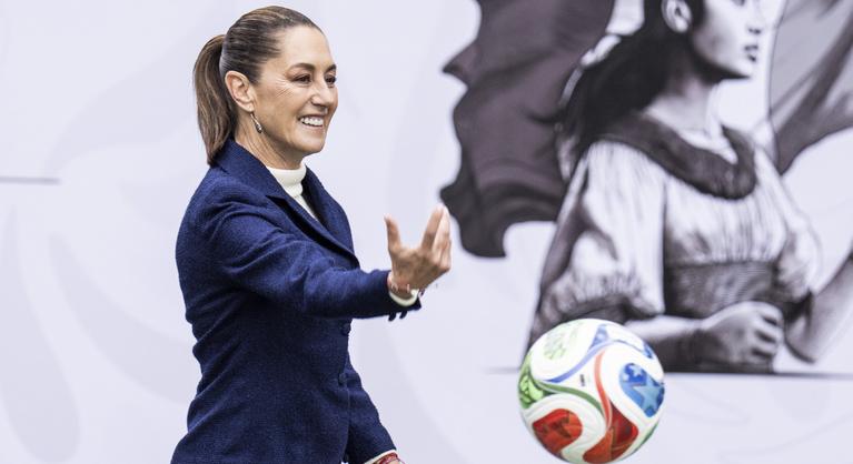 Nemes gesztus a mexikói államfőtől, elajándékozza jegyét a labdarúgó-vb nyitómeccsére