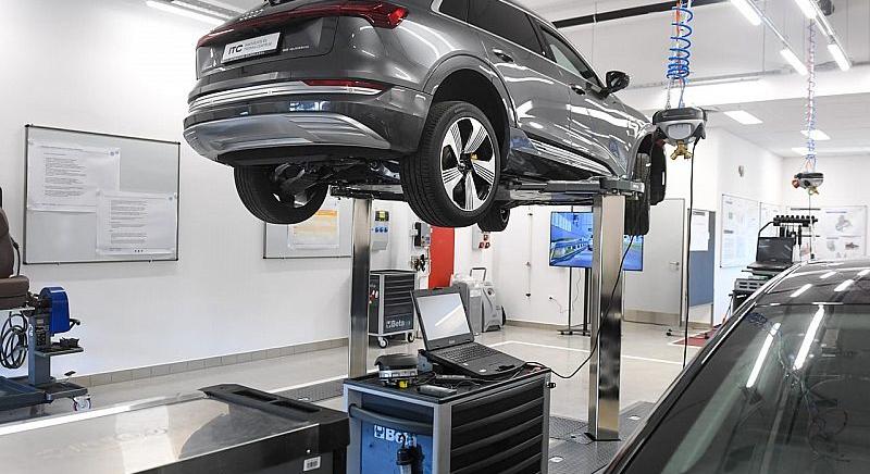 Húszmillió eurós beruházást hajt végre a Porsche Hungaria Budaörsön