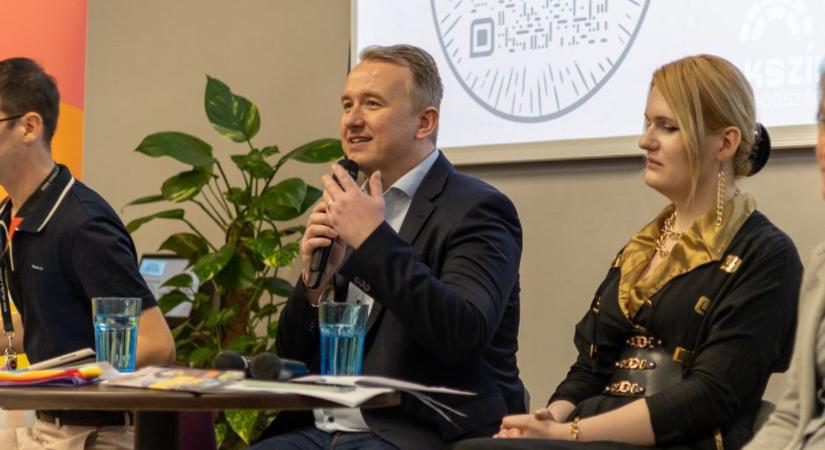 Három éves a Sokszínű Magyarországért Csoport – Sebián-Petrovszki László folytatja az elnöki munkát