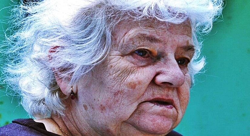 65 év felettiek, figyelem! Így változik a nyugdíjemeléssel az összeg!