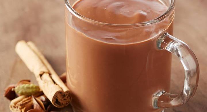 Krémes, indiai forró csokoládé: a kardamomtól lesz különleges