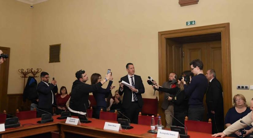 „Legyen már magában annyi mersz!” – Fülöp Attila pár perc után otthagyta a Népjóléti Bizottság gyermekvédelmi ülését