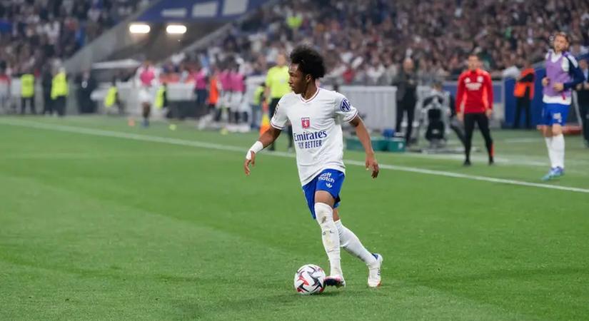 Ugyanazt a játékost akarja leigazolni az Arsenal, a Liverpool és az FC Barcelona