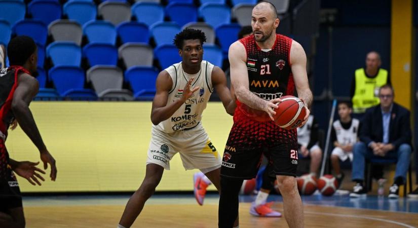 Rengeteg labdát adtak el az oroszlányiak