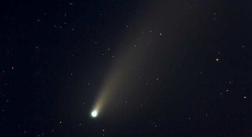 Különös üstökös tart a Föld felé