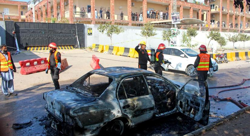 Öngyilkos merénylő robbantott Pakisztán fővárosában, 12-en meghaltak
