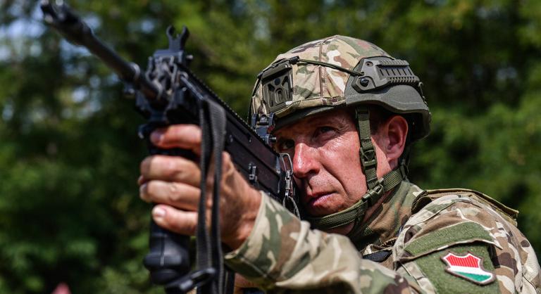 Élvezte, amikor a fradisták szidták, a háborútól sem rettenne meg – hadnagy lett a magyar gólkirályból