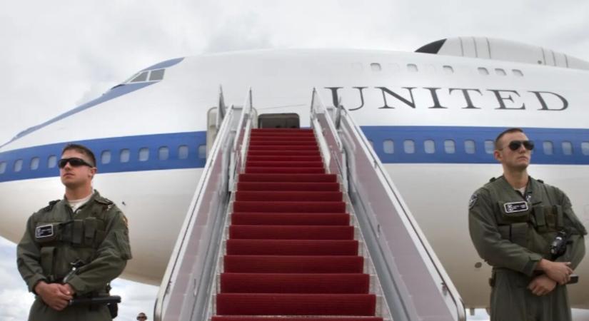 Ha ilyen repülőt lát az égen, közel lehet a világvége