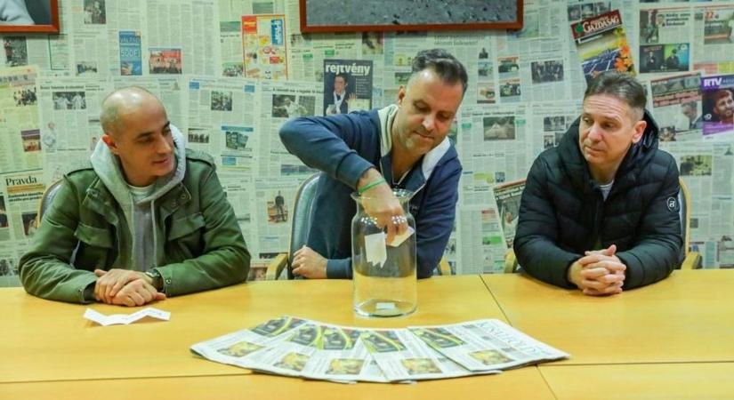 Dráma a szalonban - Hamarosan kiderül, melyik Kisalföld cikkből alkotnak a győri művészek