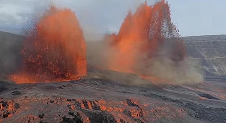 Pokoli látvány Hawaiin: órákon át lőtte magából az izzó lávát a tűzhányó