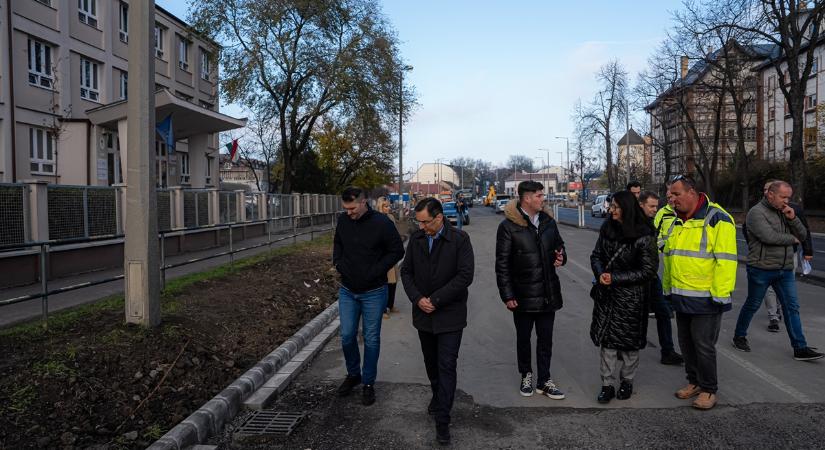 Gond van a Szoboszlói úton – Papp László rápirított a kivitelezőre