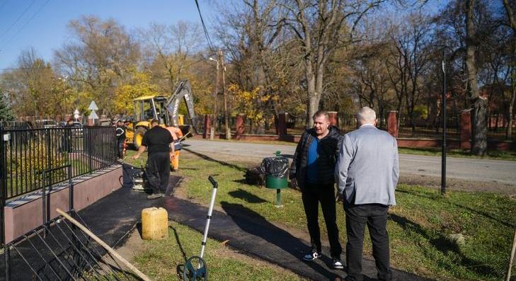 Járda épül Heréden 