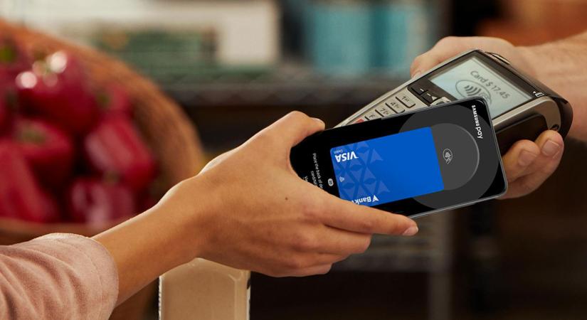 Saját hitelkártyával szúrna oda nagy riválisának a Samsung